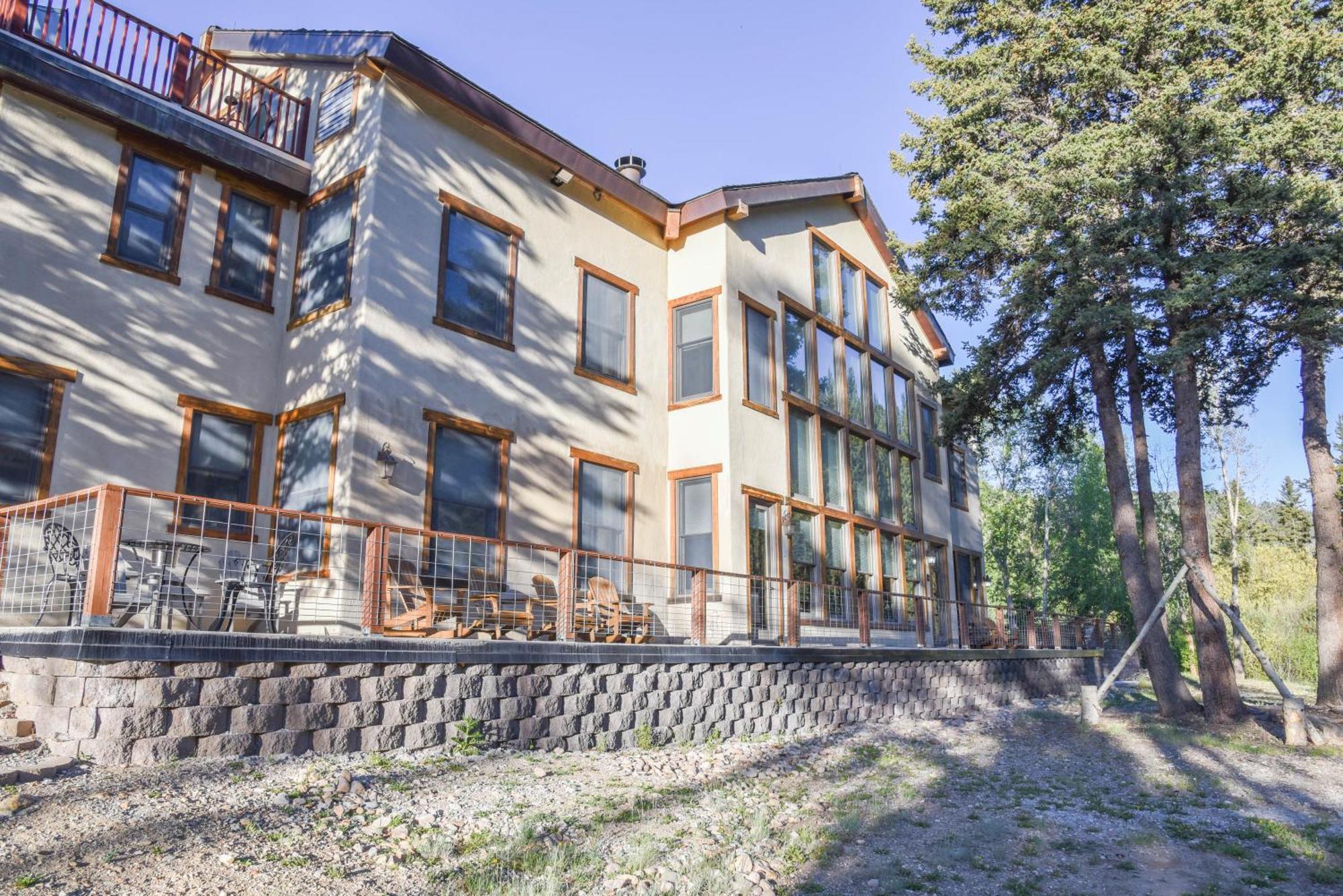 River Lyric Lodge - Formerly Double Dog Ред Ривър Екстериор снимка